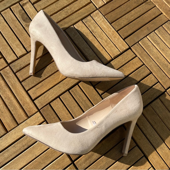 Forever 21 Shoes - 3/$35 forever 21- light champagne cream closed toe everyday basic high heels